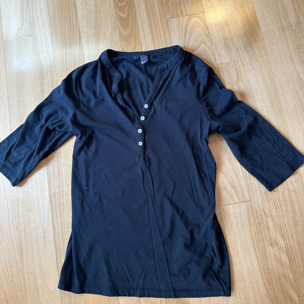 Women’s black 3/4 quarter sleeves top